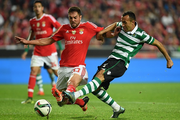 Benfica's Brazilian defender Jardel vies with Sporting's Brazilian defender Jefferson (R) during the Portuguese league football match SL Benfica vs Sporting CP at the Luz stadium in Lisbon on Ocotober 25, 2015. AFP PHOTO / FRANCISCO LEONG (Photo credit should read FRANCISCO LEONG/AFP/Getty Images)
